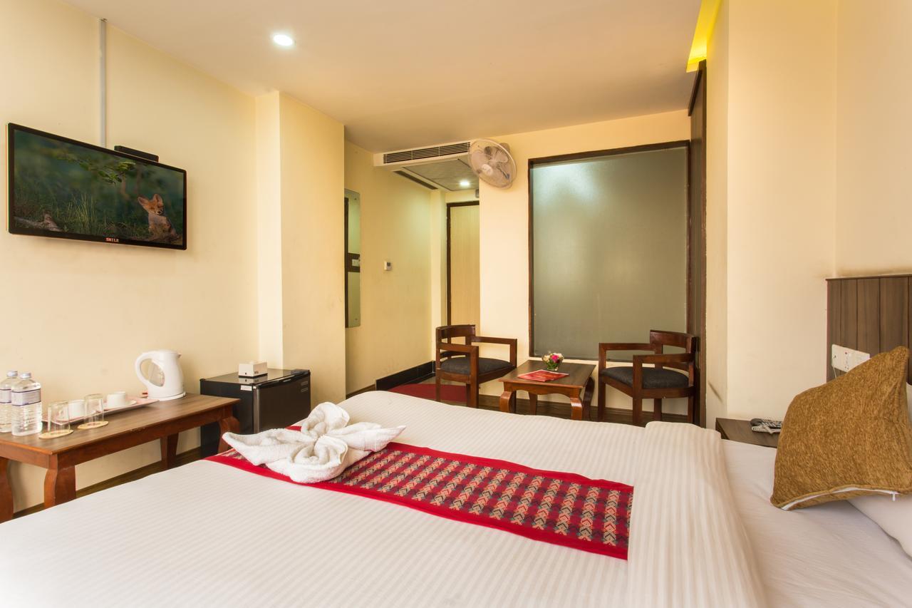 Hotel Kathmandu Inn Екстер'єр фото